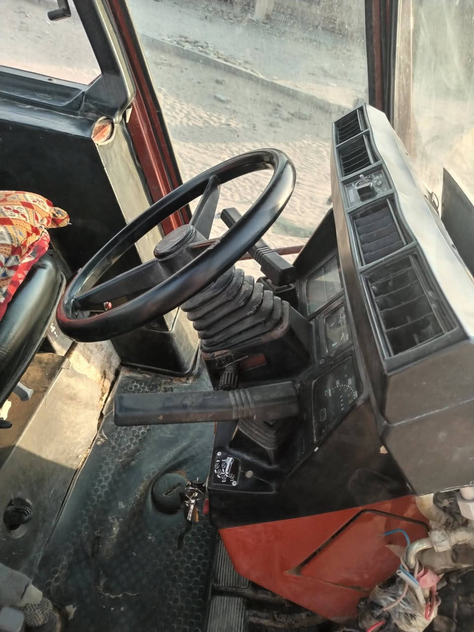 سلام عليكم
مكينه ( تركتر) فيات للبيع
شغاله كلشي شغال بيها
وياها فداني البير حجم ١٤
خرماشة وديجر
السعر ٥٠ وبي مجال
المكان البصرة سفوان
***********
