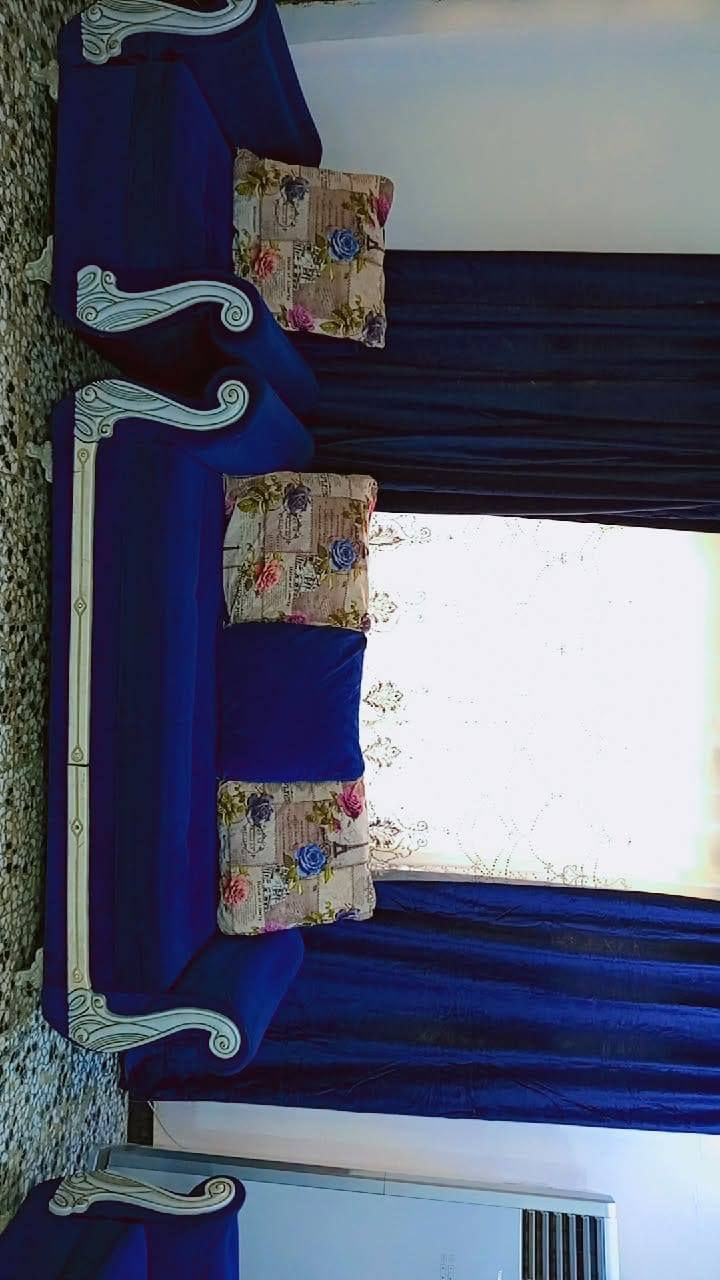 تخم نظيف سعره ٣٠٠وبي مجال عدد الاسم:‪رقمي جديد‬
الجوال:‪0773 658 8893‬
٨مقاعد بغداد
