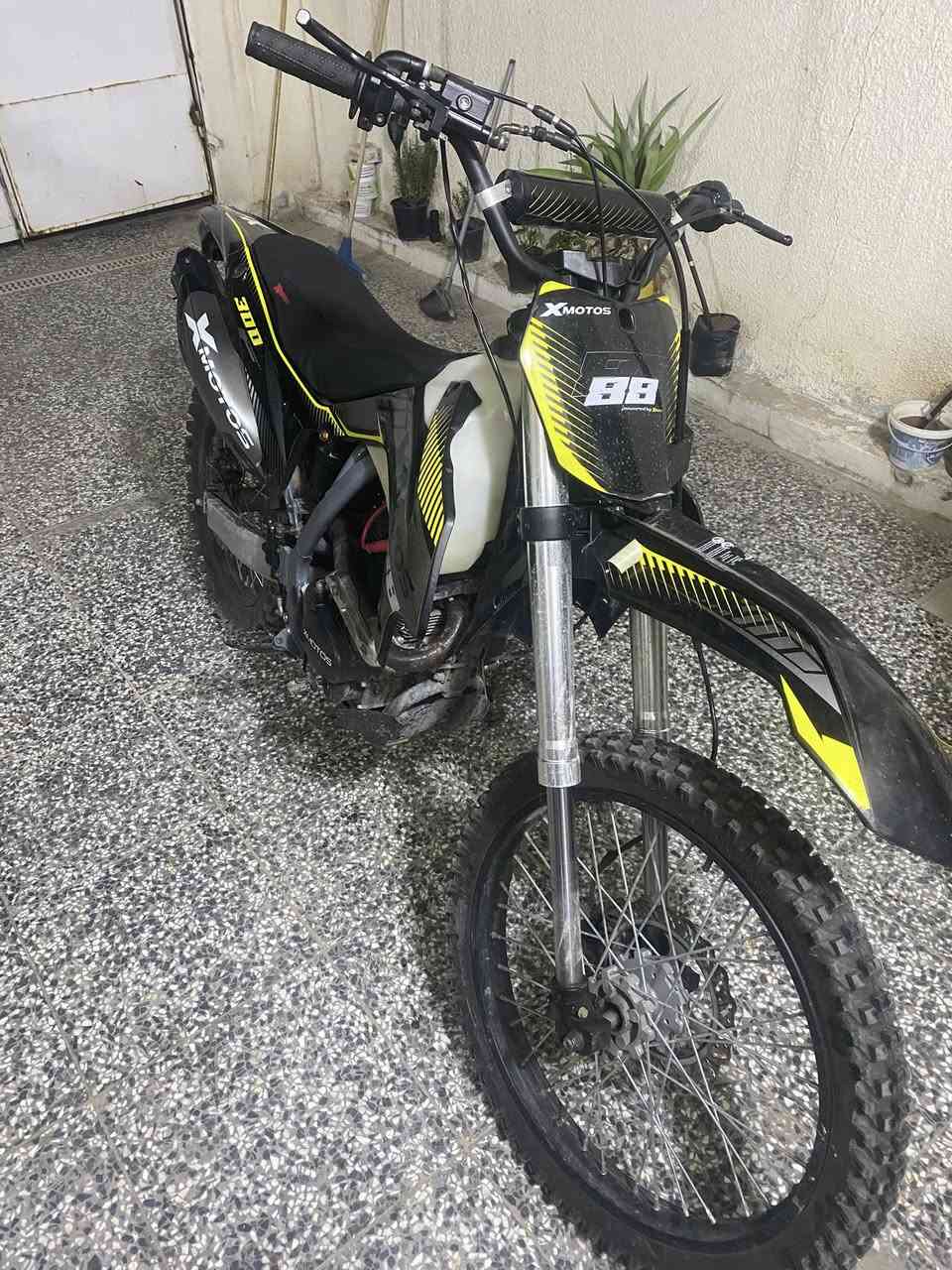 سلام عليكم دراجه قفاز للبيع مكينه وكير مكفولات دراجه كامله مكمله نكره بكل وقت طيران شلعه معدل رقم أربيل للبيع او المراوس بدراجه ناشفه بدون نطايح فدوى سعر خاص مكاني بغداد الغزاليه او شعلهً رقمي ***********
