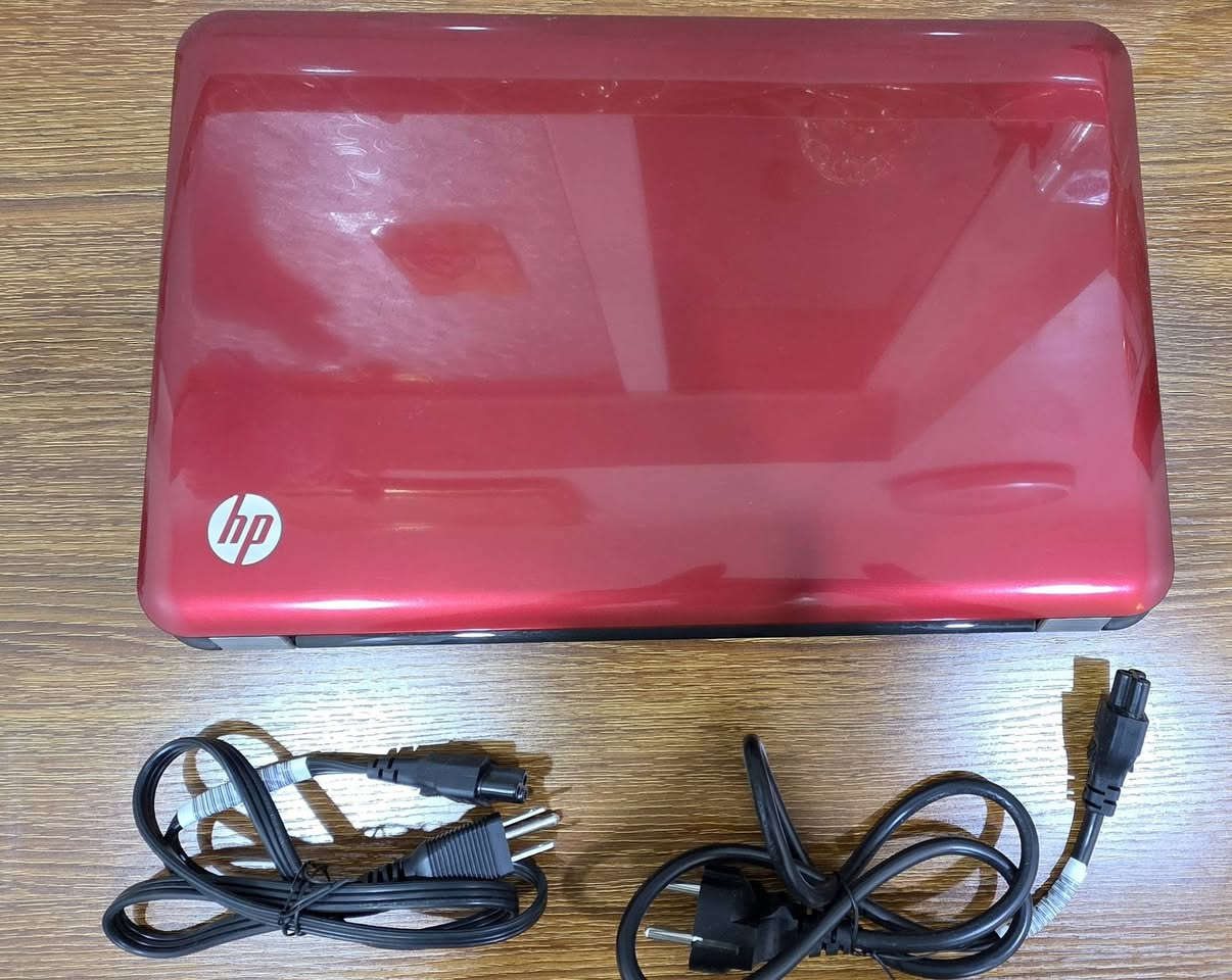 -جهاز لابتوب Hp للبيع .
-المواصفات:
*Hp pavilion g6 NoteBook PC.
Cpu: intel core i3 2.53Ghz M380 .
O.s: windows 10 pro (مفعل لكن غير اصلي).
*RAM: 4GB .
GPU: AMD Radeon 7400M.
-الجهاز نظيف 100% .
-الملحقات كاملة كيبلات+ شاحنة+ كتيبات تعليمية+كارتونة. 

التواجد: النجف الاشرف.
النقال: ***********  واتساب .
السعر: 200 الف دينار .
