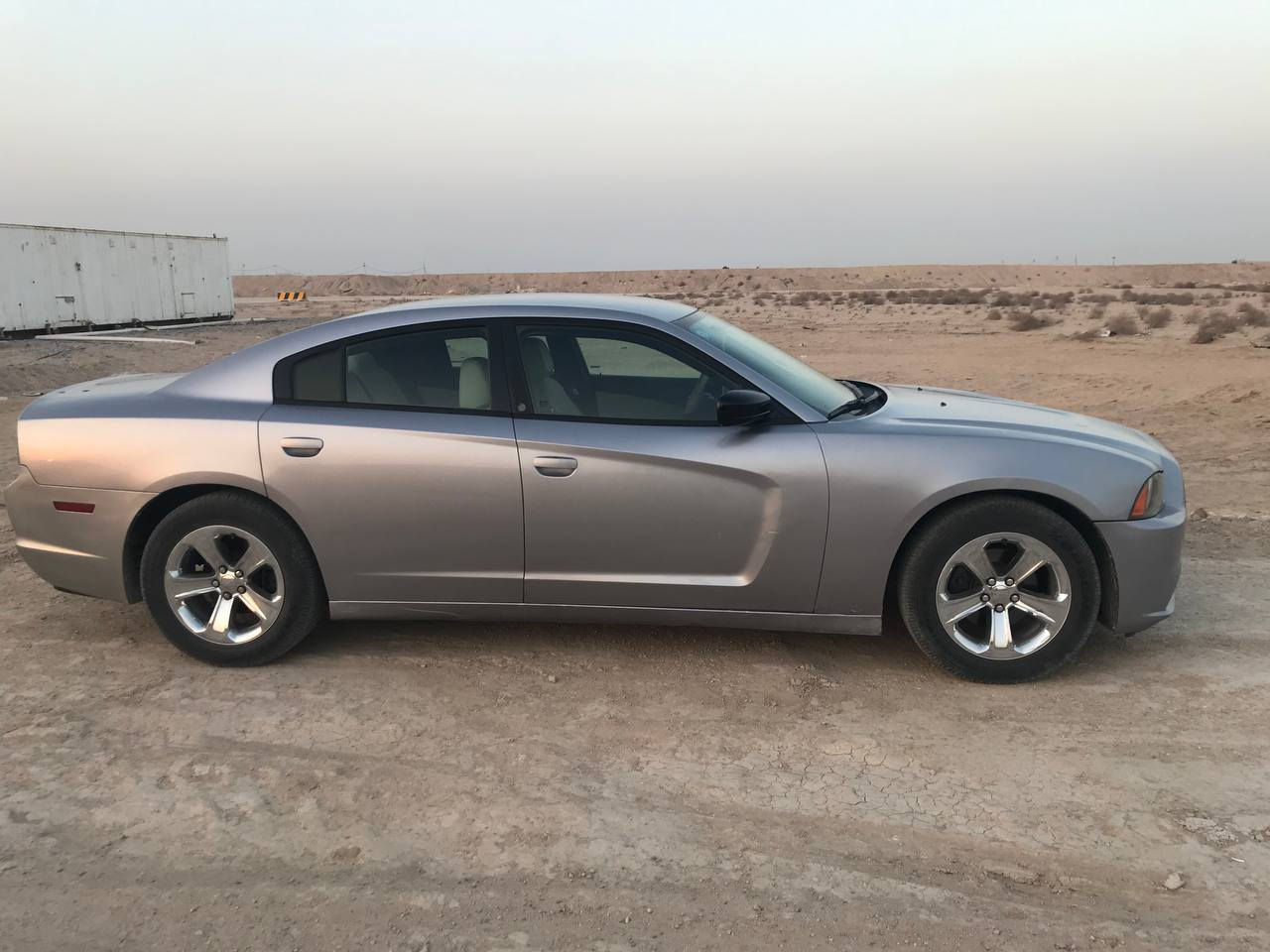 سلام عليكم
جارجر للبيع 
موديل 2013 
رقم بغداد دولي باسمي 
كير طياره 8نمر 
كشنات جلد عسلي 
كير محرك كفاله 
السياره جاهزه 
داخله سرقه جاملغ وبنيد وهنا بالعراق نفس الجاملغ نضرب وتبدل باقي سياره كفاله 
مكان السياره البصره 
*********** اتصال وواتساب 
السعر 158 وبيها مجال
