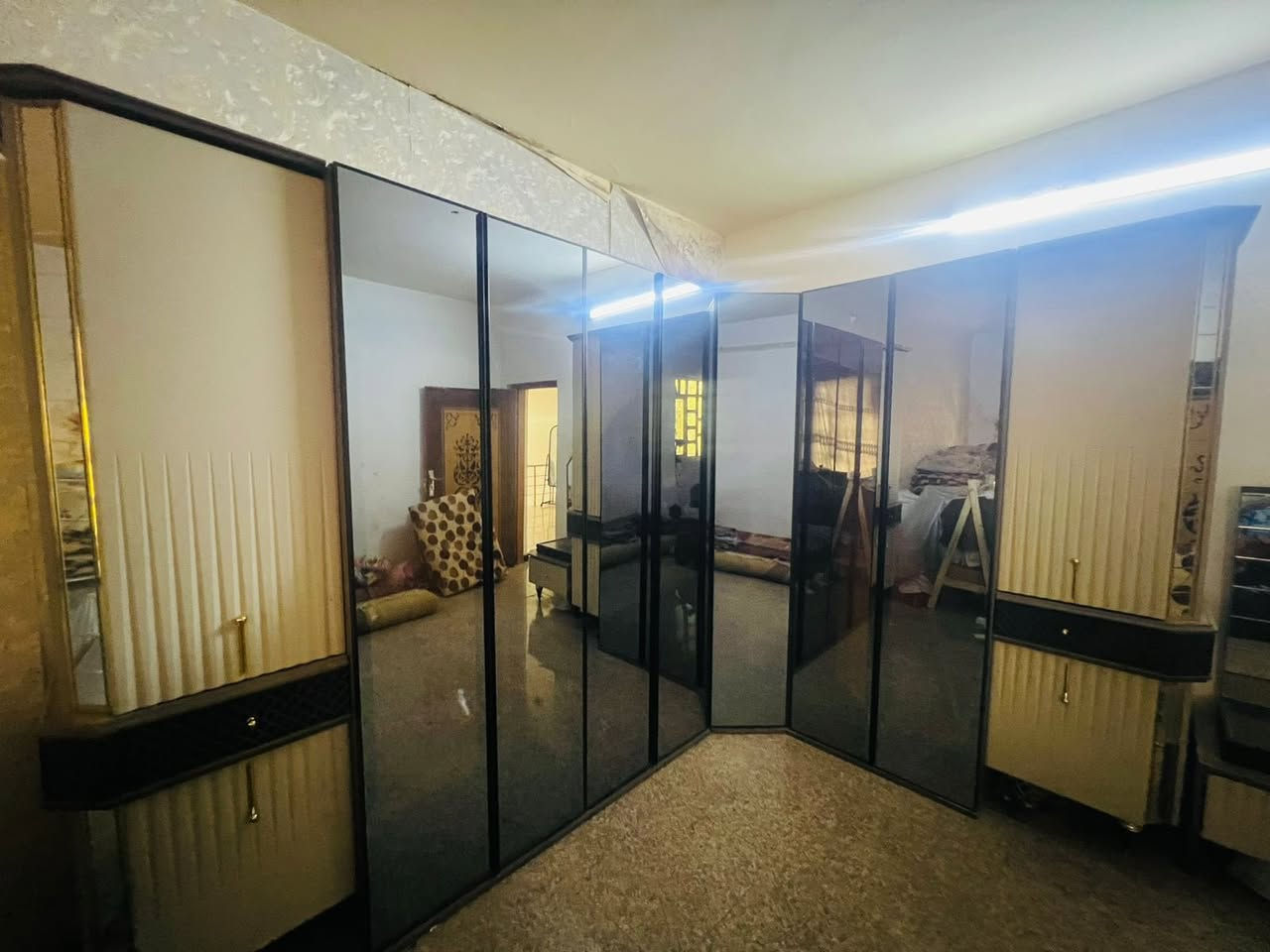 غرفة نوم جديدة استخدام قليل المكان بغداد/الغزالية للاستفسار الاتصال
***********

***********السعر مليون 750 وبيها مجال
