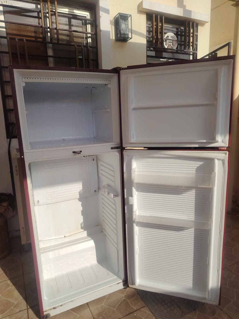 ثلاجة للبيع السعر 250 وبي مجال


**إذا كنت صاحب هذا الإعلان وتريد حذفه لأي سبب، رجاءا أرسل رسالة إلى الدعم الفني**