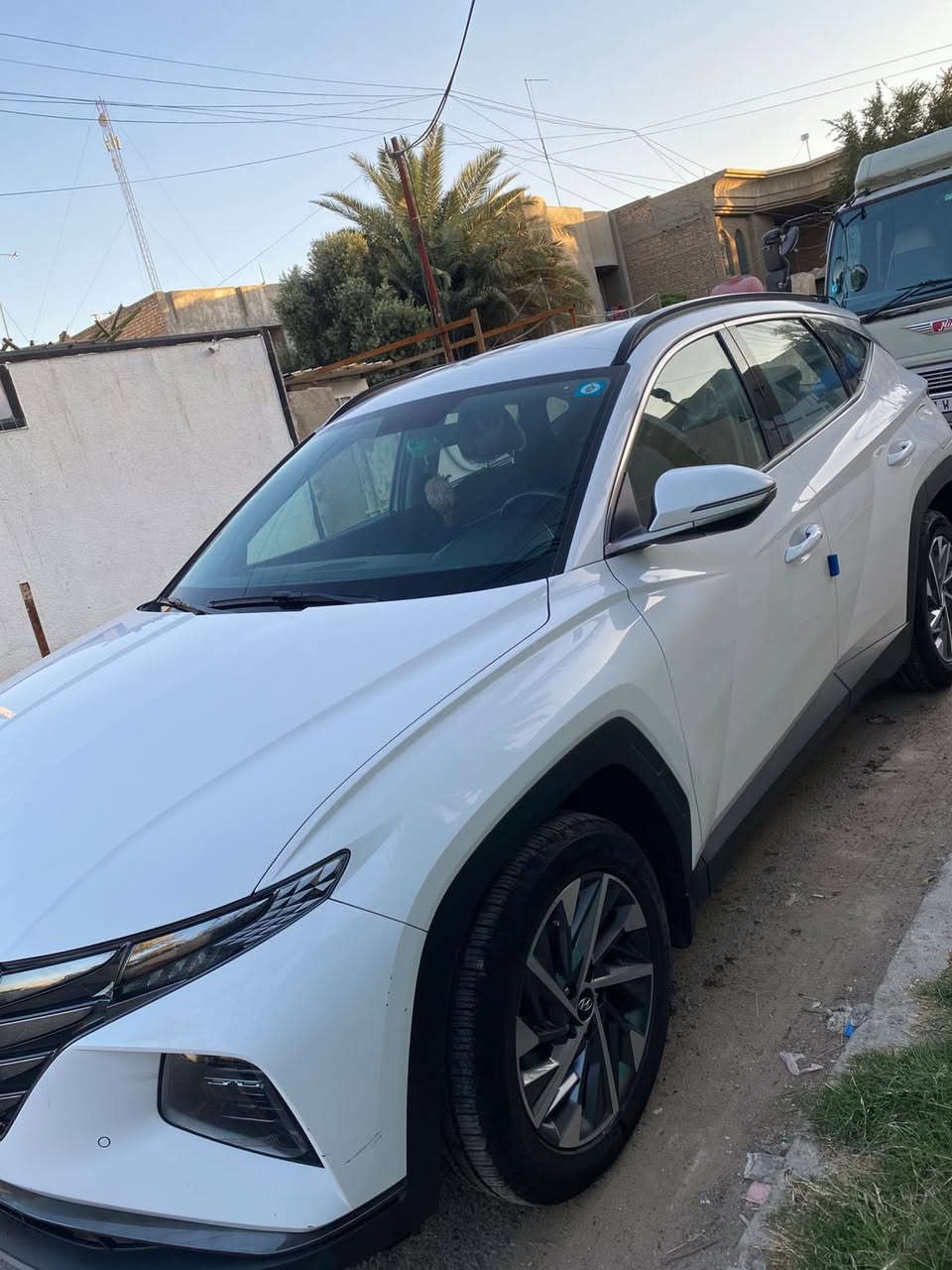 السلام عليكم
توسان2023 خليجي 
ماشيه 47
مواصفات معروفه
***********
