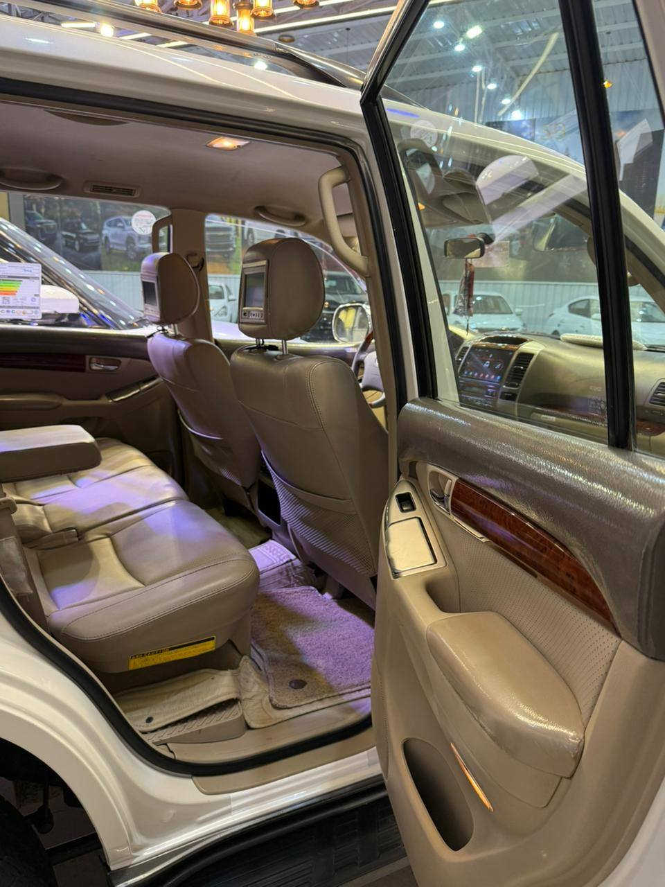 🧿🧿🧿
برادو 2009 كويتي مذهبه فول الفول 
ماشيه 100 الف 
سبير ما نازل 
محرك 4 سلندر 2700 سوبر برغي ما مفتوح
كير محرك حداديه كلها ع شرط سيارة استلام شركة زيرو 
رقم اربيل بئسمي هزه وفحص جديد 2029 
كفاله عامه عامه حته ربل مال بيبيان دعاميات كفاله 
كامره خلفيه اصليه 
شاشه اصليه 
حساسات اماميه خلفيه 
4 سويجات شركة 
تشغيل عن بعد اصلي 
منضومة زنون عالي ناصي بلوجكتراات
كشاف ضباب خلفي 
كتلوكات 4 شركة وغراض وكاعيات شركة 
هوك خلفي 
جلد اصلي 
صاج ملكي 
4 كلوبات جوه الكشن 
ABS نضام 
5 ويل كب كروم اصلي 
تخم تاير شركه 
مانع انزلاق 
مري شفط لكزز 
سيارة اخت الزيرو الله شاهد 
السعر وشراي يتصل وخادم وممنون 🤍
***********
