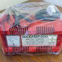 شاحن بطاريات • ٦/١٢ فولت • ساحة عدن