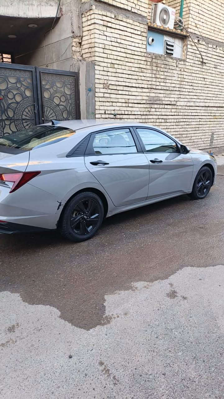سلام عليك لنترا وأرد مريكي محرك 2000  دوش الكير سفتي السيارة جاهزة سيارة بسمي ماشية 65 صور الحادث مرفوقات وي صور وسونار العنوان بغداد شعلة رقم ***********
