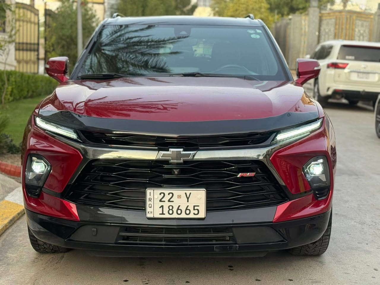 شوفرليت بلايزر فئة RS موديل 2023 فوول 1/1 محرك 6 سلندر رقم اربيل بأسمي دخول جديد لون احمر سقف اسود عداد المسافة : 10 ميل صور امريكا مرفقة تعديل بارد حافة البنيد والدعاميات اجتي بداخل السيارة
مكفوله الشواصي واللغود / ضرر جدا بسيط
جميع الايرباكات سليمه
المواصفات : 
▪️المحرك : 3.6L (ستة سلندر) 
▪️فور ويل 4x4
▪️حجم الويل : ويل كب اسود اصل حجم 20 مع طقم تايرات تويو ياباني بحالة ممتازة
▪️لايتات زينون عالي وناصي مع حاجب LED
▪️بصمات عدد 4 للابواب مع بصمة تشغيل
▪️كامرات محيطية برؤية 360 درجة
▪️رادار امامي مانع تصادم
▪️حساسات الأنحراف عن المسار
▪️رادار جانبي (نقاط عمياء)
▪️حساس خلفي
▪️كشنات السيارة جلد اسود مع تطريز احمر اصل
▪️تحكم فول كهرباء لكرسي السائق و الراكب
▪️كشن ذاكرة (خزن ميموري) لكرسي السائق
▪️شاشة الدشبول حجم كبير (ايباد)
▪️تبريد قطعتين امامي وخلفي
▪️تدفئة وتبريد المقاعد
▪️مقاعد مساج + رجاج
▪️جنطة كهرباء
▪️تشغيل عن بعد
▪️سايد بريك دكمة
▪️سستم صوت BOSE 
▪️تحكم ستيرن جهتين بلوتوث وحاكية وكروس سرعة وتحكم صوت 
▪️نظام ABS مانع انزلاق
السعر 260$
‎*********** / بغداد شارع فلسطين
