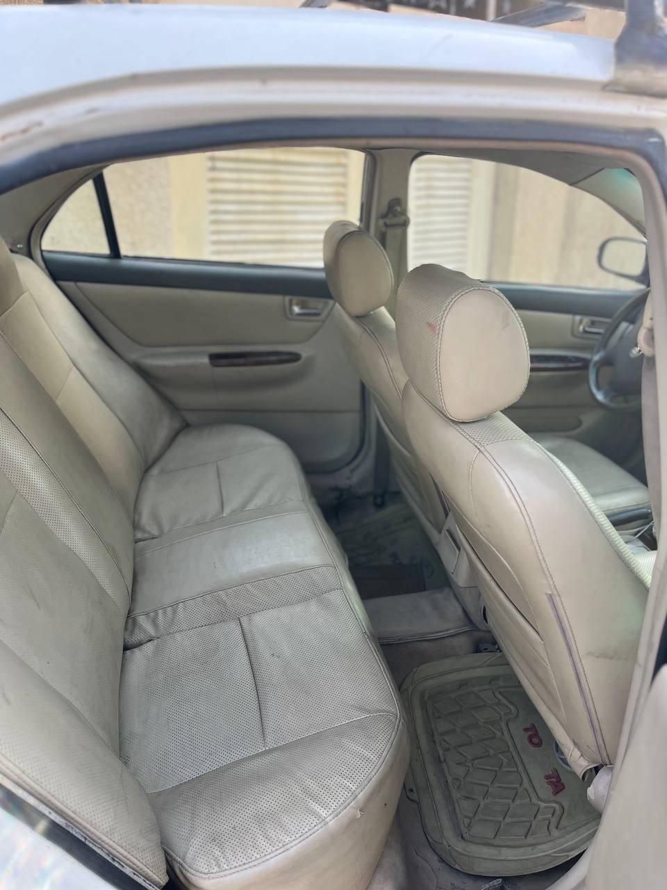 السلام عليكم
بي وأي دي f3 كير عادي موديل2013
رقم بغداد سياره بسمي مصفره غرامات
السياره كامله من كلشي تخم تاير جديد 
مكينه وكير بل جيس
كهربائيات كله شغاله 
تدفئة تبريد شغاله
ضربته بل صندوك
بيع  أو مرواس بكيا للاستفسار 
***********
