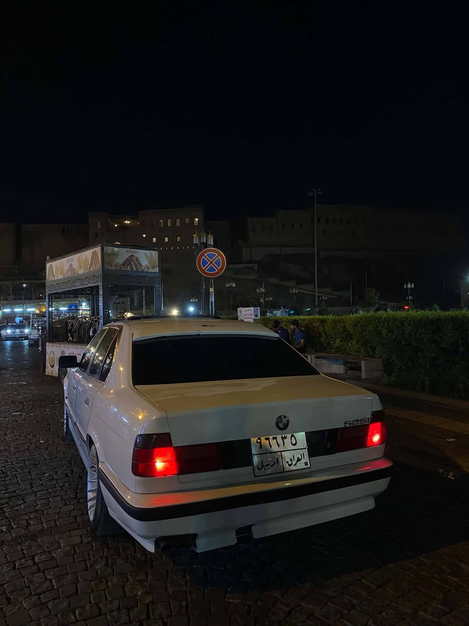 سلام عليكم اخوان بي ام 1991 525كير اوتوماتيك فتحة سقف 4جامات كاربا بدون ضربة و بدون صبغ مكفولا كفالا عامة كارباياتها كلها شغالا داخل و خارج تبريد شغال 
سيارة ماناقصها فلس واحد سعرها 69بيها مجال بصيط 
عليها 8ورقات غرامة ترجعلك مكاني اربيل 
رقم موبايل *********** واتساب موجود
