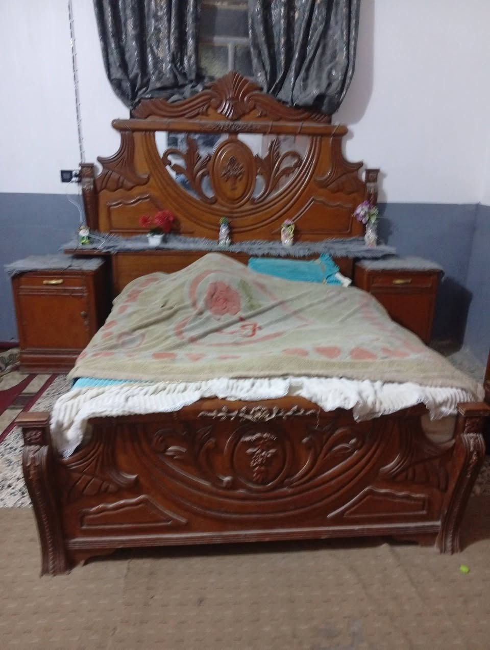 غرفة نوم للبيع أخشاب صاج الأصلي مكاني نجف حي القدس السعر 550 وبيها مجال
***********
