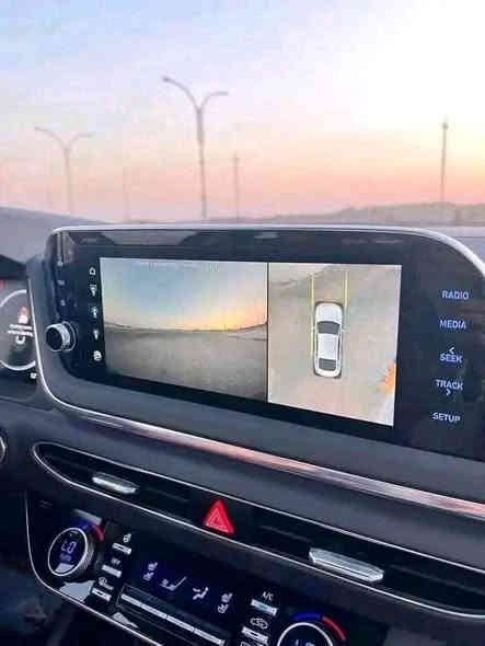 للبيع سيارة :( معوقين) #هيونداي_سوناتا_فئة_لمتدد_LIMITED( أعلى فئة ) فول مواصفات 1/1
•الضرر : صندوق فقط
•الرقم : مرقم بغداد معوقين ( وكالة عامة بل سيارة )
•الايرباكات : بدون ضرر اي ايرباك 
نكفل السيارة من ( الشاصي ، الغرق و الايرباك واللغود)

•المواصفات :
السيارة : هونداي سوناتا لمتدد لون رمادي 🩶
الموديل : 202‪2
المحرك : 1.6L توربو (اربعة سلندر)
العداد :29
حجم الويل : ويل كب حجم 19 مع طقم تايرات بحالة ممتازة
لايتات اربعة عدسات زينون اصل مع حاجب LED
بصمات عدد 2 للأبواب مع بصمة جنطة وبصمة تشغيل
قمارة بانوراما
حساسات في الجامه الامامي في نضام الامطار 
نظام الكاميرات الأربعة برؤية 360 درجة
رادار امامي مانع تصادم
حساسات ورادارات الانحراف عن المسار
حساسات ورادارات الاجتياز الجانبية (نقاط عمياء)
حساس امامي اصل
حساس خلفي اصل
شاحن واير ليس (لاسلكي)
شاشة الدشبول حجم كبير للتحكم بأيعازات السيارة
غرفة السيارة:كشنات السيارة جلد vipابيض
كشن ذاكرة (خزن ميموري) لكرسي السائق
تحكم فول كهرباء لكرسي السائق والراكب
تبريد وتدفئة لكشنات المقدمة
تدفئة بالستيرن
تبريد قطعتين امامي وخلفي
تحريك المركبة إلى الامام والخلف من خلال البصمة
سايد بريك دكمة
سستم صوت BOSE
اشاير بالمرايا الجانبية
تحكم ستيرن جهتين بلوتوث وحاكية وكروس سرعة وتحكم صوت 
شاشة داتا شو
نظام ABS مانع انزلاق
العنوان بغداد
***********‪ بغداد
