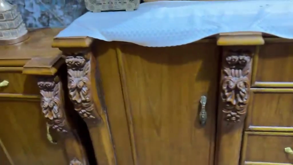 غرفة نوم صاج تكمة بمليون و٨٠٠ وبيها مجال البلديات. توصا


**إذا كنت صاحب هذا الإعلان وتريد حذفه لأي سبب، رجاءا أرسل رسالة إلى الدعم الفني**