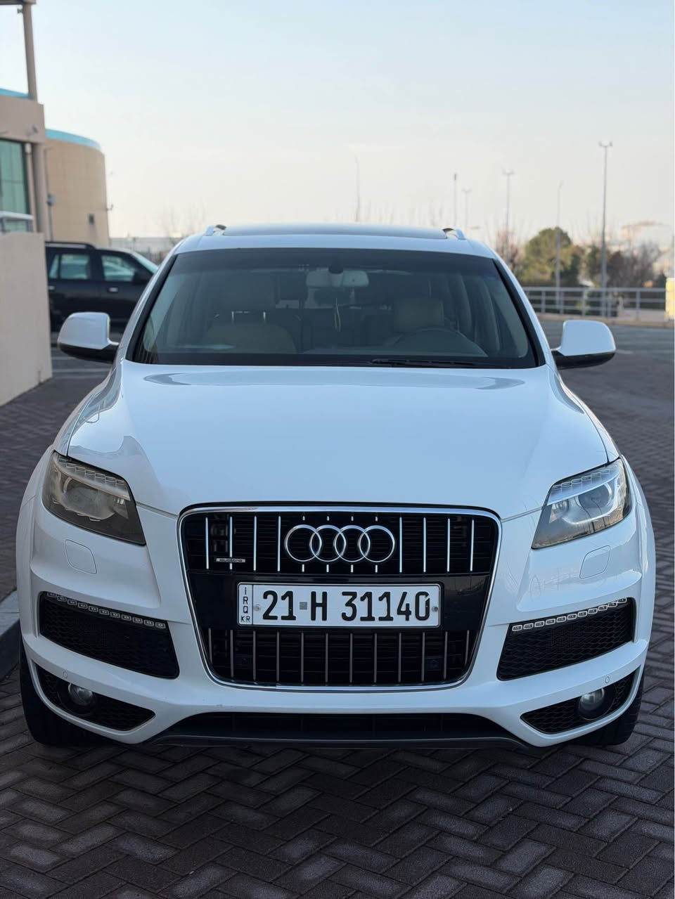 Audi  Q7 S-line Quattro 2013

ارحض سعر بلاش  ١٢٩  ورقه مجال بسيط

سيارة ٧ راكب

مواصفات خليجي  وكالة اربيل٣ بصمه بيلادي موجوده

موديل ٢٠١٣   

محرك سته سلندر V6 3.0L سوبر چارچ محرك بنزين

گير و محرك بشرط كفاله 

-----------------------------------------
مواصفات 
 پانوراما امامي و خلفي  
صندوق شفط 
 بردات جانبية و خلفية
 تحكم ماوس 
    داخل  جلد اصفر
كشنات كهربا
كشنات خزن
تبريد مركزي  
سيدي بوكس  
تبريد مركزي 
حساس خلفي و امامي 
- لايت ليد  
ستيرن تحكم
  تحديد سورعه  
 و بعد هرايا مواصفات
-------------------------------------------
  تخم تاير و  ويل جديد
 صدر ٪؜١٠٠
گیر  ومحرک بشرط ٪؜١٠٠
 سيارة مسيرفسة كاملة ما يحتاج اي مصرف

-----------------------------------
سياره واحد شبر اقل صبغ راس تايرخلفي او شبر بارد راس بك لايت خلفي باقي مابي شي 
     
سيارة احلي بالواقع و مابي اي مصاريف الحمدالله 
-----------------------------------

سعر مطلوب  ١٢٩ ورقة و مجال 

مكان سيارة سليمانية 

***********
***********
*****************************************************
Audi Q7 -S lin Quattro  2013
فول فول موسفات
٣ ريز كوشن
هه ر٣ به صمه ى شه ريكه ى ماوه
٦ بستون سوبر
بانوراما ده بل بانوراما
سنوق شفط
ده رگا كانى به رده يه دواوه
ماوص
كوشن جلد ناو زه رد
كوشن كاره باوخزن
ته بريد مه ركه زى
سيدى بوكس
حاسه بيش و دوا
لايد بك لايت ليد
سوكان فوليوم و تحديد سرعه
مواسفاتى اودي معرو فه...............
گيرومه كينه و ته بريد ساردى و گه رمى به شه رت بى نوقسانيه الحمدلله 
سه نه وى ره قه مى تازه يه به ناوى خومه ته حويل به شه رت
سه ياره كه يه ك به له ى بجوك بوياغى هه يه له كه ل به له يه ك ساردا باقيات به شه رت

سعر مناسب ١٢٩ كه ميك مجال

***********
*********** السليمانية, العراق
