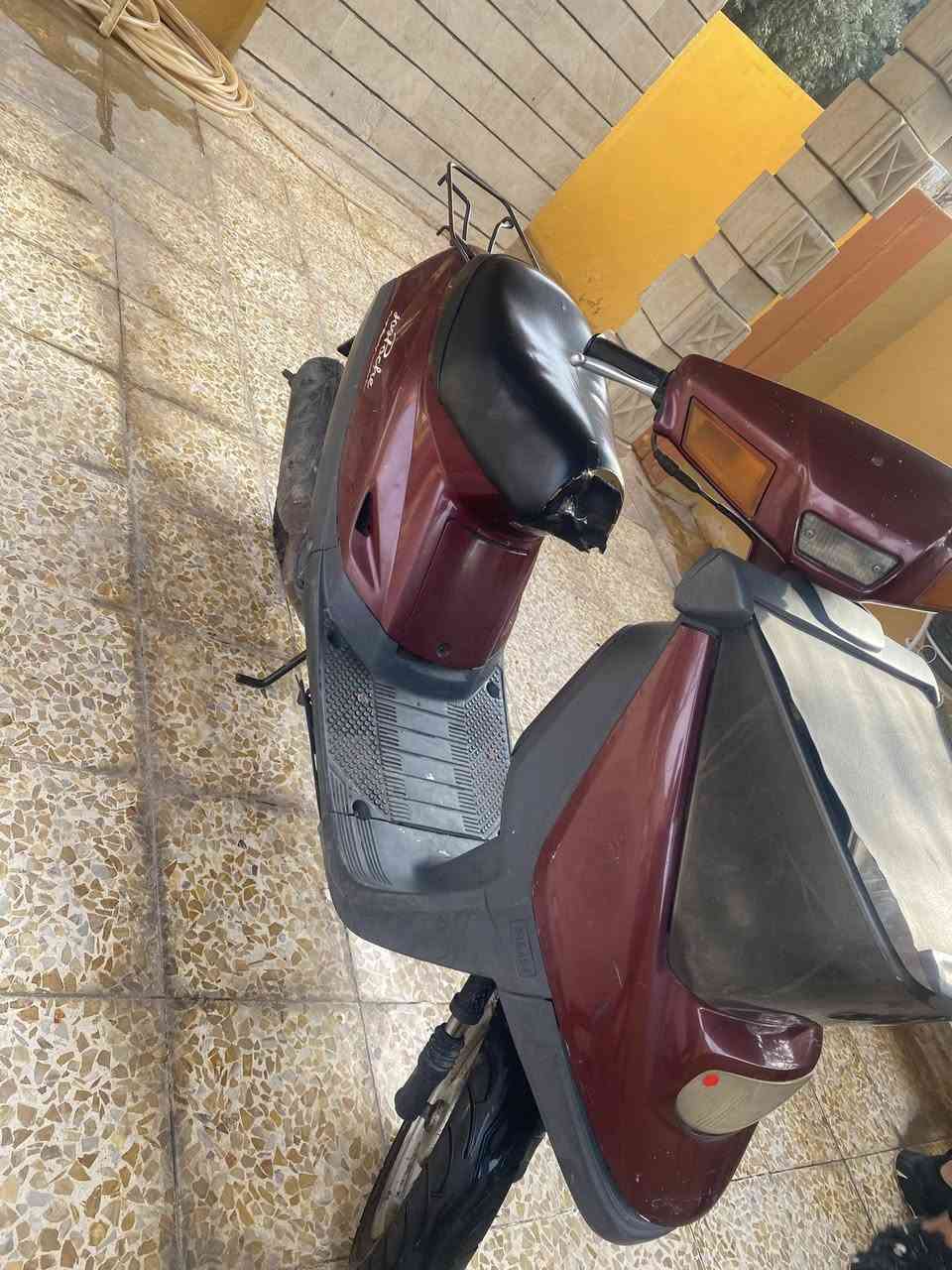 دراجه بزون برده وضع شركه  عل ايدنا سلف وايرمنيه شغاله 
محرك مامفتوح شرط ونه مابي السعر ٣٠٠بي مجال شراي تصل ***********
