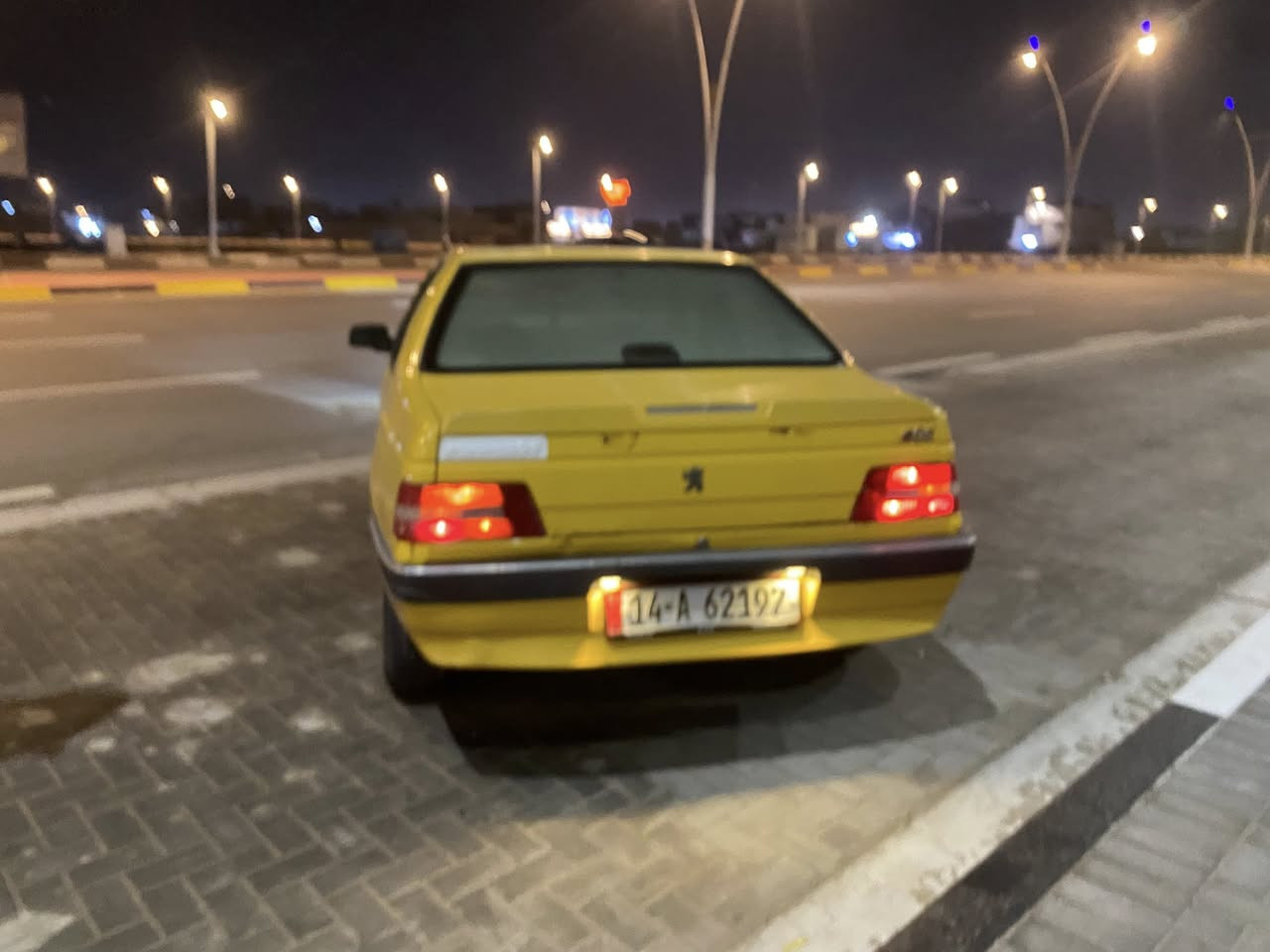 بيجو ٤٠٥   مديل٢٠١٦. مكينه كير كفاله حداديه جديده تخم تاير جديد كهربائيات سياره مابيه نقص واحد سعر ٤٧ وبيه مجال رقم ***********
