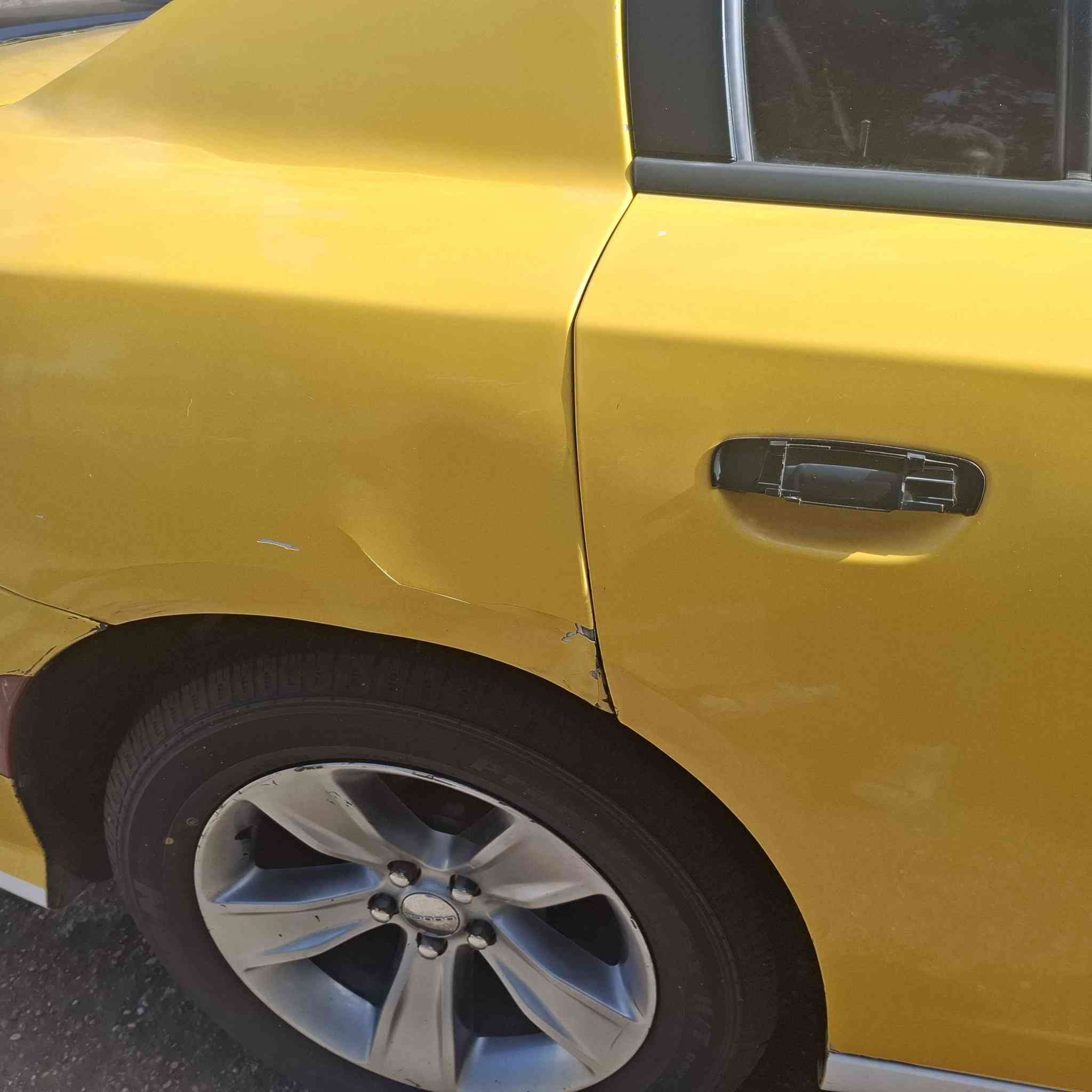 جارجر ٢٠١٥ بغداد السعر ١٧٠ وبيه مجال قليل 
*********** بغداد, العراق
