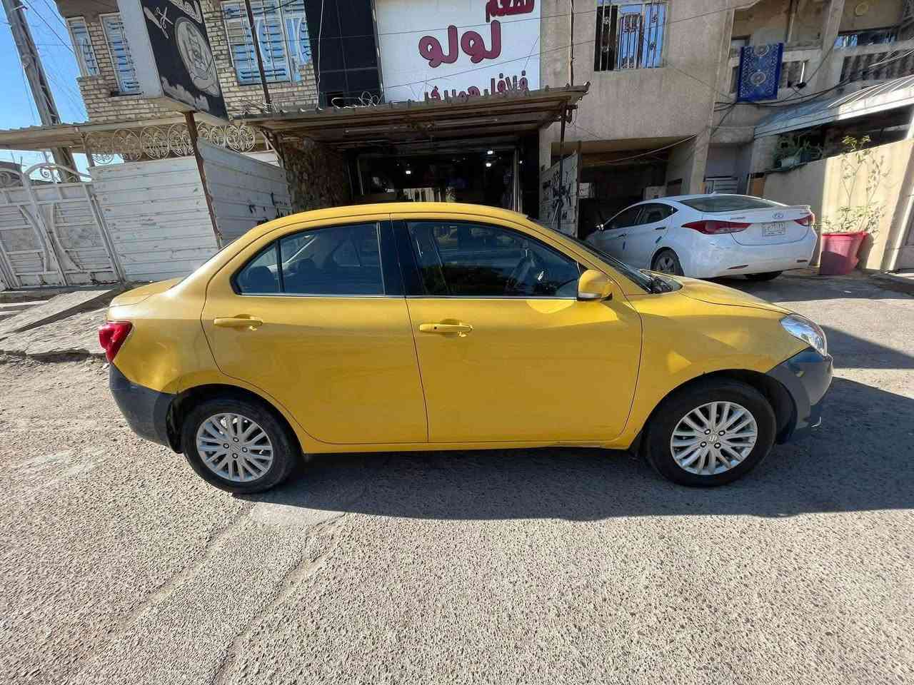 السلام عليكم
سازوكي دزاير 2018  
مواصفاتها تشغيل بصمة
بصمة بابين
ايرباك عدد 2
مرايا جانبية كهربائية
اشارات مري led
بك لايت led 
حساسات خلفية
مانع انزلاق
نظام ABS
تبريد ثلج
تحكمات ستيرن
مداخل شحن امامي خلفي
تبريد امامي خلفي 
محرك 1200 CC
رقم بغداد مصفره هيئة وغرامات 
السعر المطلوب 73 وبيهة مجال
السيارة استلام 2021 بأسمي من الشركة 
استقطاع ماستر بأسمي 
للاستفسار ***********
