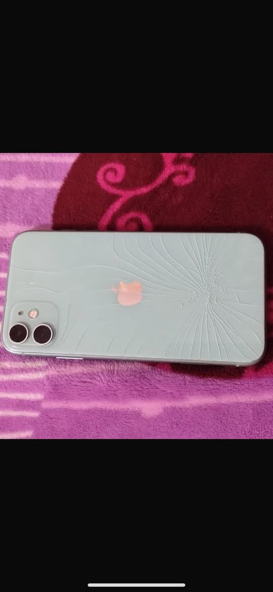 آيفون ١١ عادي ذاكره ١٢٨ بطاريه ٨٢ بس ضهره مكسور 
سعره ٢٢٥ قفل


**إذا كنت صاحب هذا الإعلان وتريد حذفه لأي سبب، رجاءا أرسل رسالة إلى الدعم الفني**