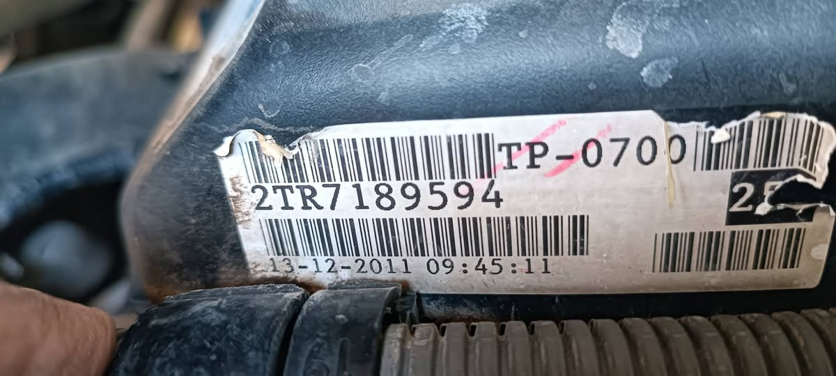 السلام عليكم احبتي الاعزاء..
محرك وگير برادو 4سلندر 2700
مشدودات بالسياره يعني تفحص وتقتنع وين ميعجبك
المحرك شرط الشرط لاتبخير ولاتنقيص ولامفتوح
الگير مفتوح لاغراض الصيانه
دبل اكسل شغال دفع ثقيل وخفيف
للاستفسار اكثر
***********
