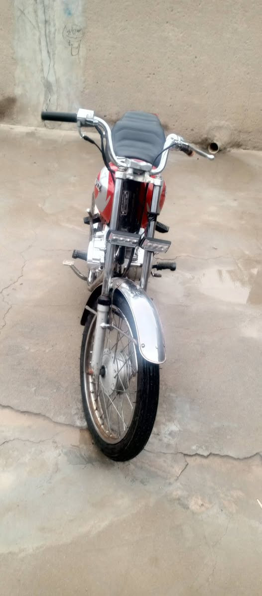 من رخصه صاحب الكروب ايراني نامه اسكنر مديل 26 كفاله عامه حكومه وعشاير المكينه مكفوله سعره 675وبيه مجال *********** متواجد
