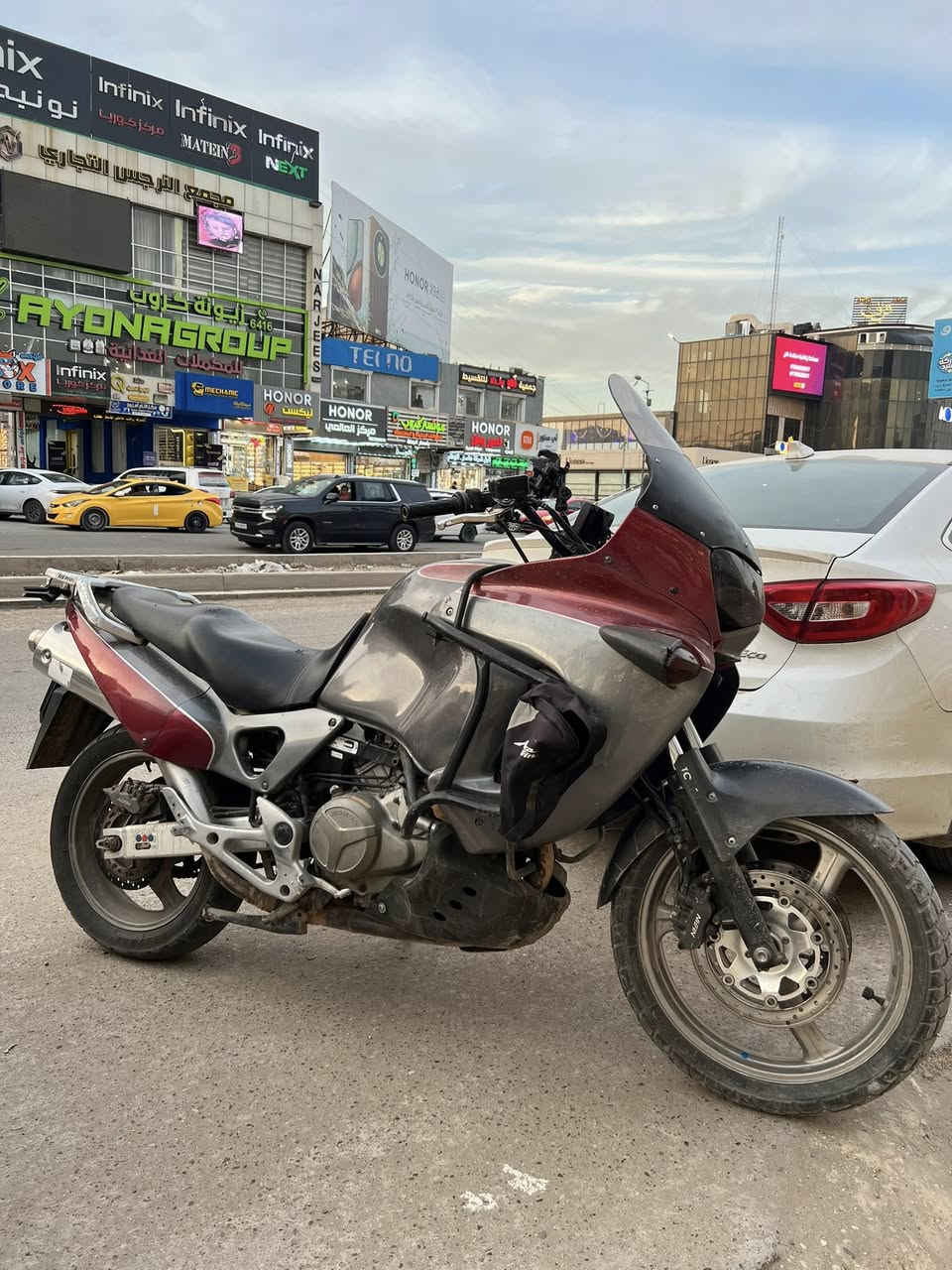 السعر السابق ٤٢
دراجة فراديرو محرك ١٠٠٠ 
الدراجة مثل ممبينة بالصور حلوة و مرتبة 
نقص الدراجة دوسات امامي الجهة اليمنة و الخلفي اليمنة و اليسرة 
و نقص بريك خلفي مشكلة بالفج و يجوز بالتنفسيت يصير 
و يرادلهة ترتيبات 
عليهة شاشة كار بلي 
رقم بغداد لوحة و سنوية 
السعر المطلوب ٣٨ 
تجي تفحص بيدك و تدلل 
الرقم واتس اب فقط (***********)
