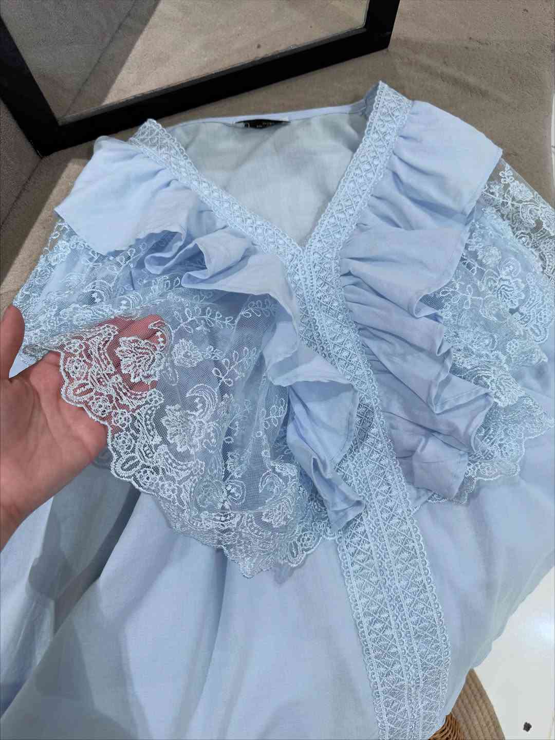 ⁨	⁨	قميص بتصميم دانتيل  كوالتي عالي 💕
 متوفر ب 4 الوان 🛍️
قياسات 36-44✨
 طول القميص 60cm✨
بنطرون كيلوت طول كامل 
قياسات 36-46
#اكسبلور_فولو #اكسبلور_explore #اكسبلورر #اكسبلور_ضيفونا #اكسبلور_العراق_السعوديه_الاردن_ايران_الكويت_طق_لايكات_كومنت_يلاا💙⁩⁩


**إذا كنت صاحب هذا الإعلان وتريد حذفه لأي سبب، رجاءا أرسل رسالة إلى الدعم الفني**