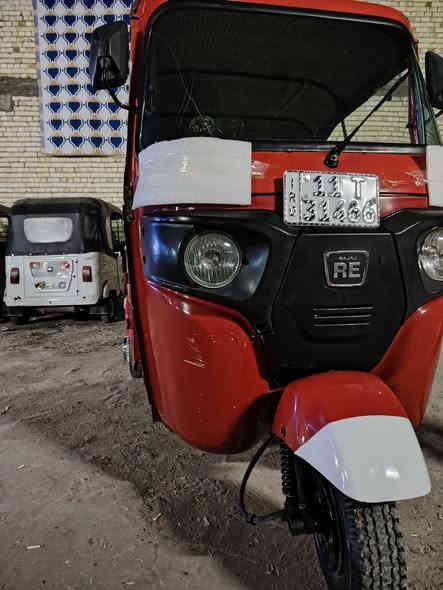 تكتك موديل ٢١ رقم وسنويه تحويل مباشر رقم بغداد مكينه خير من الله تكتك بيه كد شبر بلغد والباقي مكفول تخم تاير جديد كهربايات جديده كله شغال عنوان مدينت الصدر تقاطع كسره وعطش ***********
