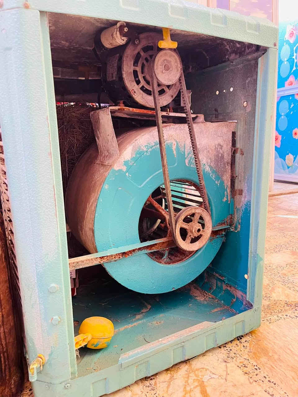 مبرده حجم 2000شغاله سرعين ع فحص 
مكان مدينه صدر شارع الفلاح سعر 65
***********
