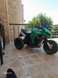 بطارية ١٢فولت • مستعملة • ٨-١٢ سنة