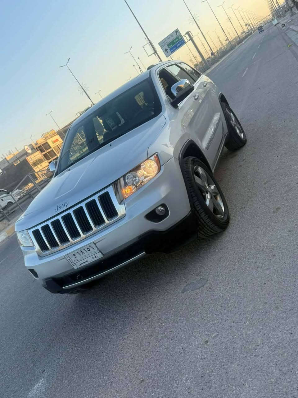 السلام عليكم سياره جيب موديل 2013 كير ومحرك وحداديه كفاله عام السياره سياره فول ما عدا الفتحه بها شامله تخم تاير حجاجيه تبريد ثلج سياره باسمي تحويل مباشر الوان كربلاء السعر 163 وبيها مجال حق الجيه رقم الهاتف فقط اتصال***********
