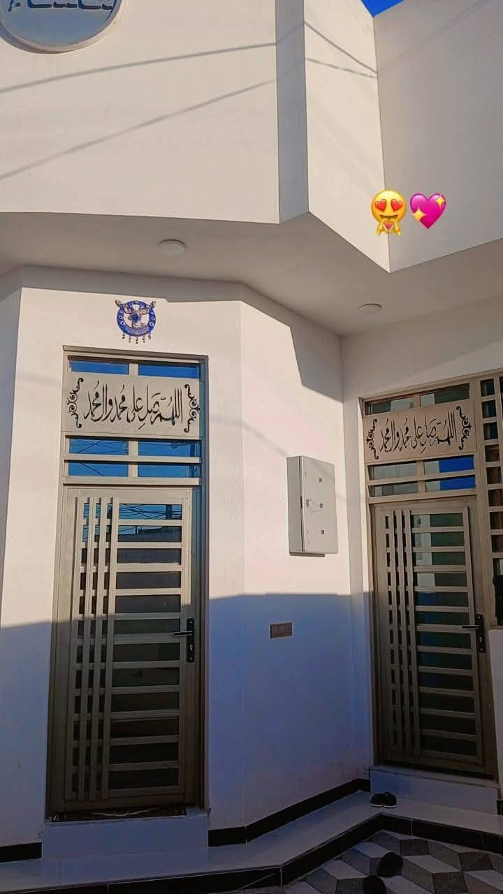 🏤سلام عليكم يوجد دار سكن للبيع بيت🏪 طابو صرف مساحته 150 🏠
بناء طابوك صب كونكريت لارضيه والسقف ..بناء جديد 🏪🏪
العنوان الشافعيه قريب مدرسة باقر العلوم 🗺️🗺️
 بي غرفتين🛌 وصاله ومطبخ وحمامات وبراني 🛋️🛋️
للاستفسار خاص او واتساب سعر 86💸💸 بيه مجال  
‏‪***********‬‏📲
