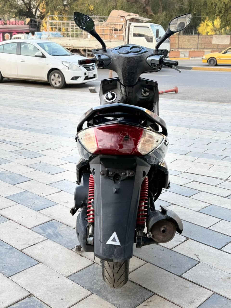 السلام عليكم دراجة للبيع سكنس فحل ياباني سكليتر خطين استان كهرائي قبق نفخ بلاديه كلة شغال سلف هندر كهربائيات اشاير لايت كلة شغال تخم تايرات جدد دهن جديد جيب فيتر وفحص  السعر (850) عنوان بغداد الكرخ إلا تصال ***********
