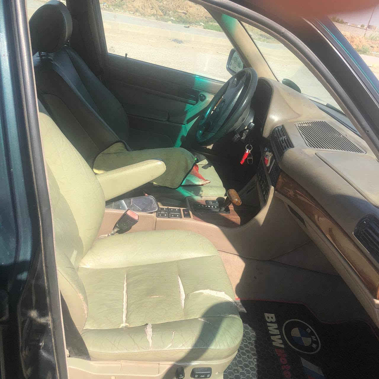 سلام وعليكم بيئم دبلوي للبيع مديل واحد وتسعين كير ومكينه شرط حداديه جاهزه تبريد جاهز كشن كهرباء تحكم ساعه مكان واسط كوت سعر ٦٠ وبيه مجال ***********
