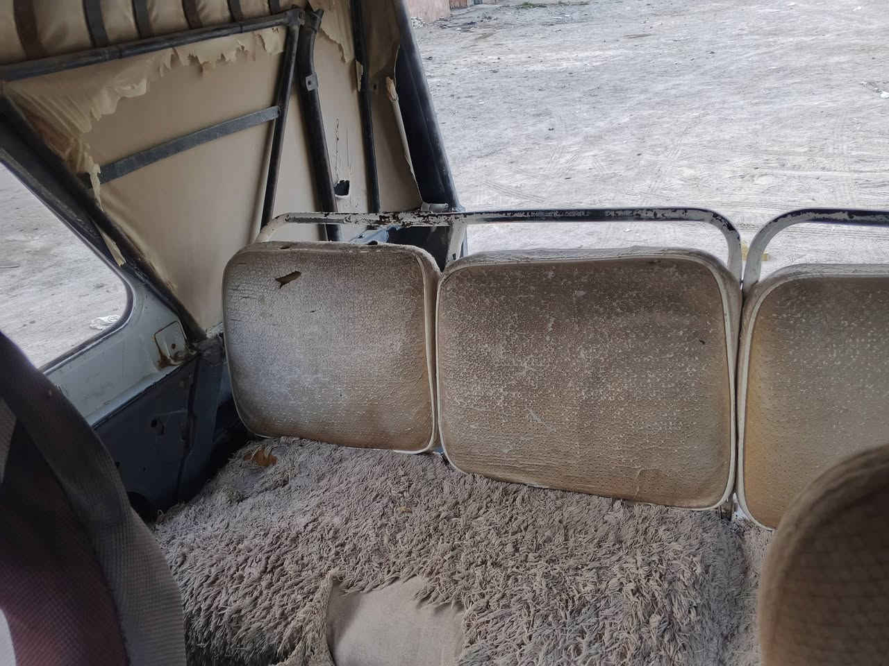 السلام عليكم
واز ٨٨بدون مكينه كير شاصي مكفولات 
مكينه في فيتي مجول البدي توه معمر 
باور ستيرن بريك دسك امامي السياره بدون ارقام السعر ٣مليون اوبيهه مجال 
***********
***********
