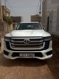 لاند كروز 2024 ماشيه 66الف  سياره مكفوله كفاله عامه ضرره فقط حالوب بسي...