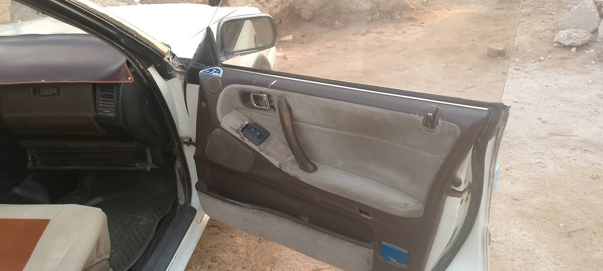 يالله السلام عليكم سياره هارتوب للبيع موديل 1991سياره حلوه ونظيفه مال جناي كهربايات  كله شغاله رقم نجف مشروع وطني مصبوغه جماليه بطاين جدد تخم تاير جديد 
مكان السياره واسط قضاء العزيزيه السعر اتصل ودلل الهاتف ***********
