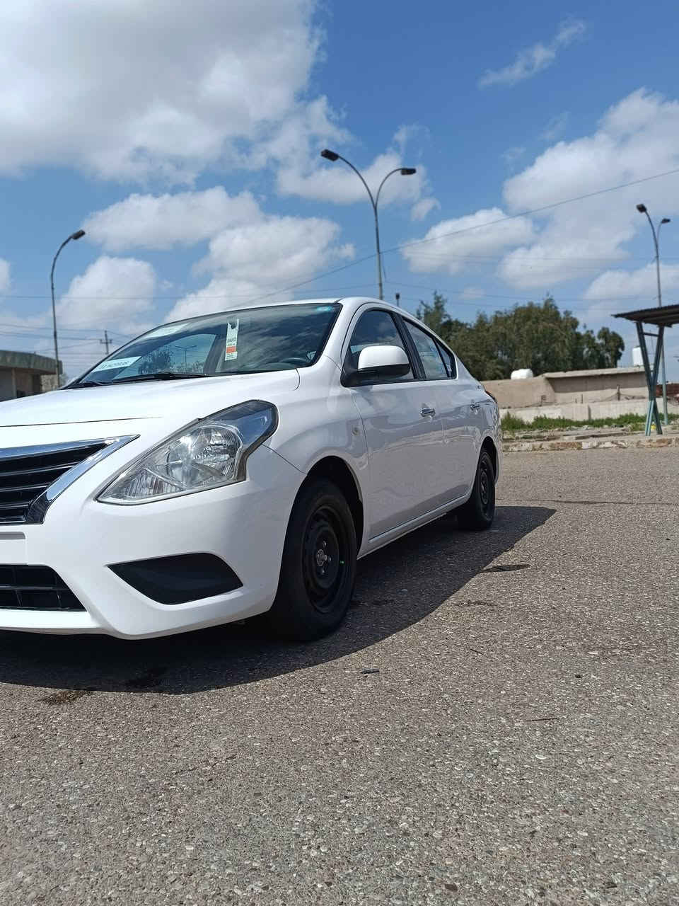 السلام عليكم
سني هندي 2020 بلتيه الزركه كفالة عامه بس بارد شي قليل بل بنيد
ماشية 82 الف كيلو من شركه عندي 
تحكمات ستيرن شاشة كامرة 
رقم بغداد نكليزي تحويل جديد
السيارة جداََ نضيفة
السعر ب 105و بيها مجال
استفسار ***********
*********** 
مكان السيارة بغداد حي الجهاد 
السياره باسمي
