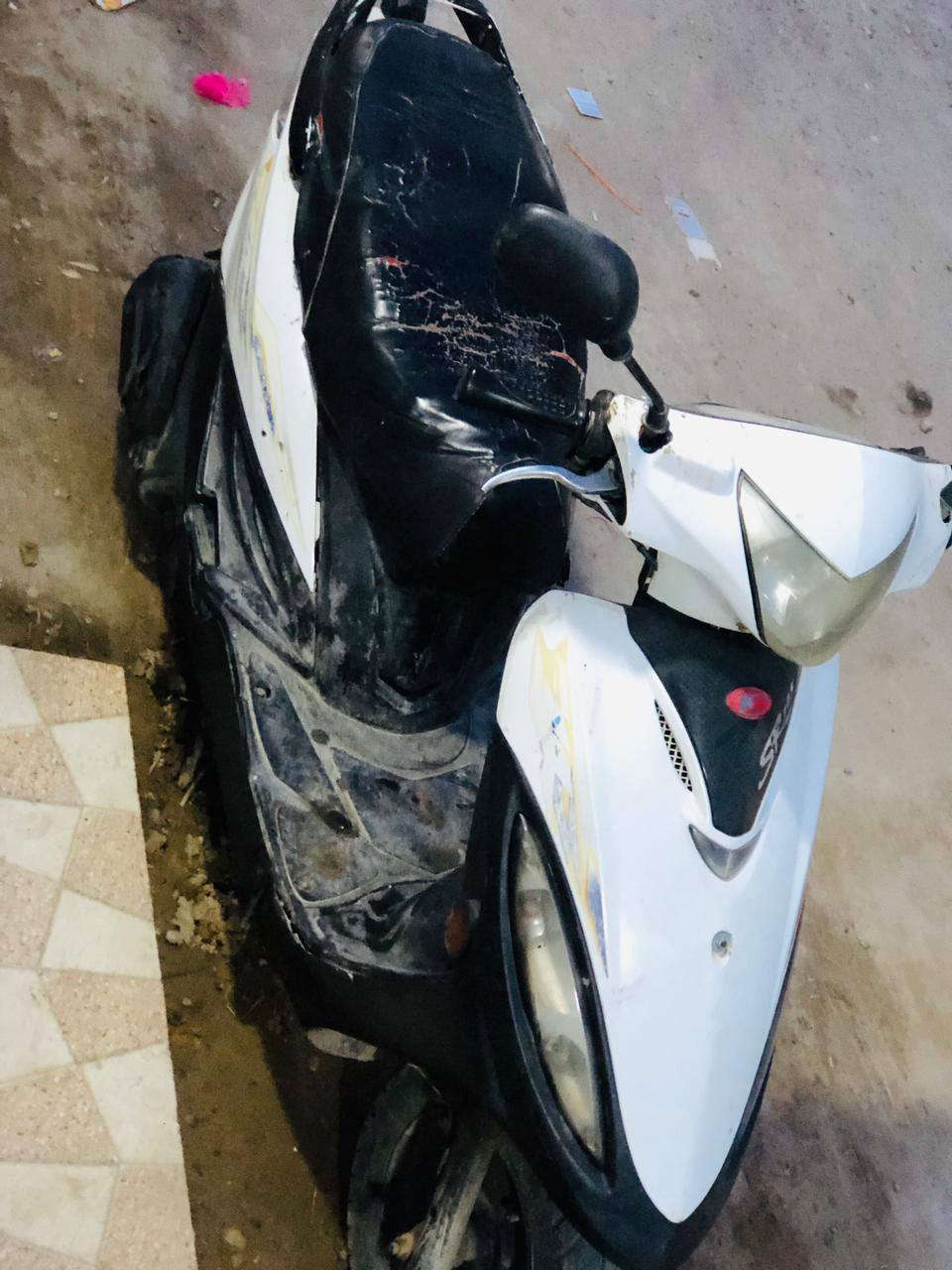 دراجه جي فور نضيفه تشتغل نكره سلف تجفيت جديد دراجه ناعمه اروسه بكامكو حتلاو كامكو بيه دخان اروسه عادي فقط بس كامكو اروسه***********
