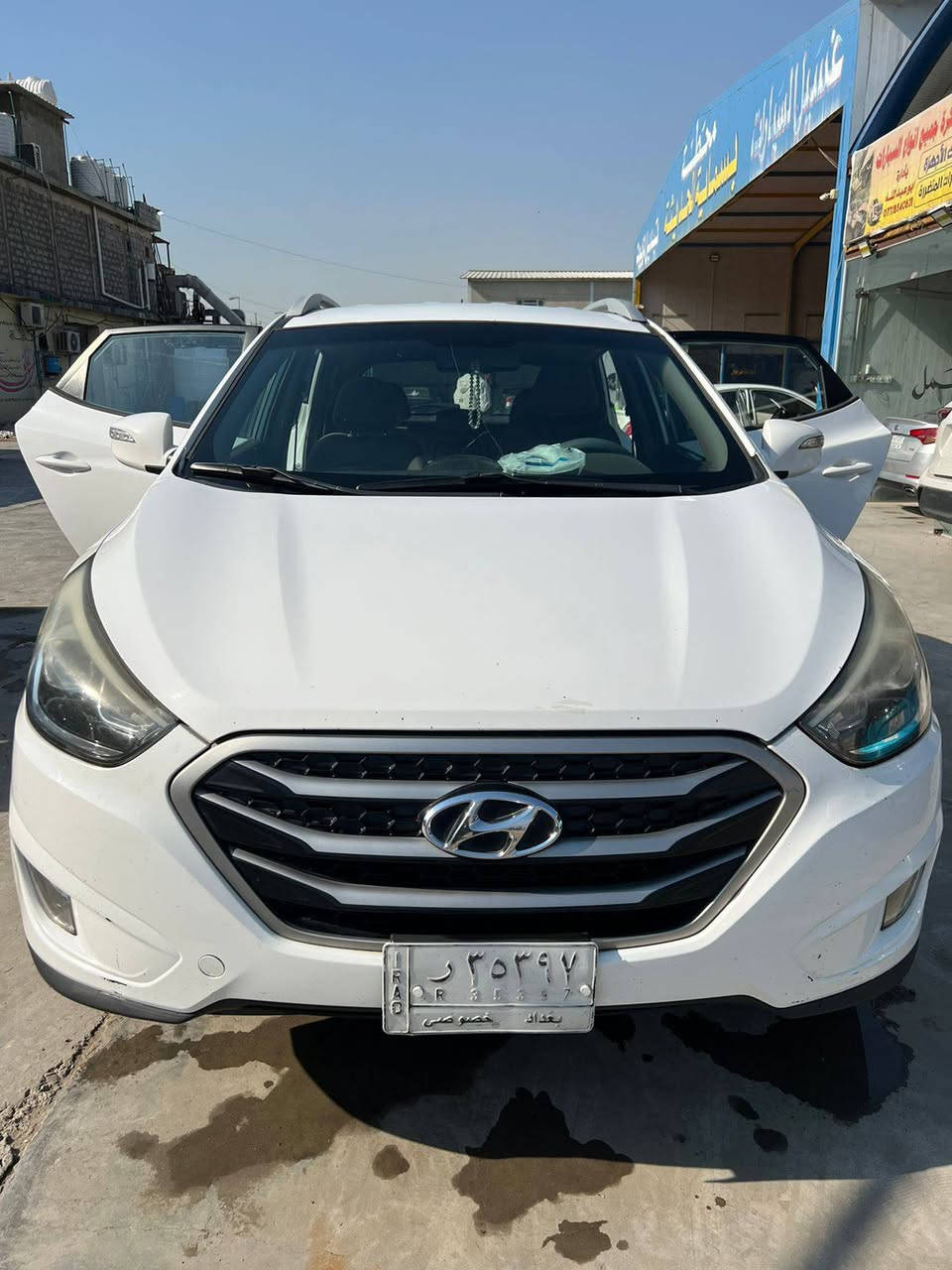 السلام عليكم ورحمة الله وبركاته
السلام عليكم ورحمة الله وبركاته 
من رخصة الادمن المحترم 
هونداي توسان موديل 2025 خليجي 
رقم بغداد ألماني حرف (ر) 
محرك 2000 كير اوتو 6 سرعات 
تبريد قطعتين تخم تايرات جديد السيارة نظيفة واستخدام شخصي بيها تلحيظات بسيطة جدا ماشية 200 الف قابل للزيادة 
مكان السيارة مجمع بسماية السكني 
السعر 145$ 
الاتصال ***********
