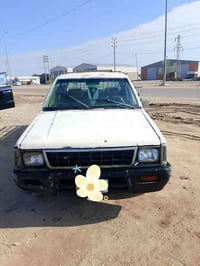 مستوبيشي للبيع كير ومكينه ونجي 4سلندر مكفولات  الباقي ابيع كومت حديد ت...