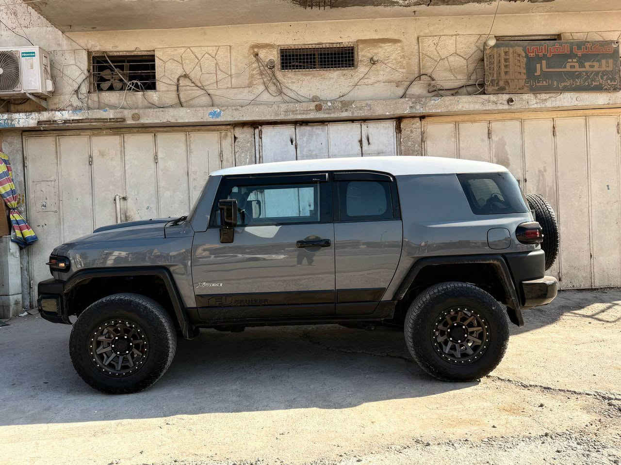 السلام عليكم حبايب 
Fj ياباني 
موديل 2012 
السياره كللش جديده وعليها هواي اضافات 
تغير لون بدون ضرر
تحويل مباشر ب اسم المشتري 
السعر 185 ورقه بيها مجال حك الجيه فقط 
العنوان بغداد (الامين الثانيه ) 
للتواصل ‭٠٧٧٠ ٠٤٤ ٤٠٢٦‬ بغداد, العراق
