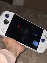 واحد يكضي وكت شوي برمضان 😅 آخر قطعه متوفر  لينوفو ليجن كو اس واحد تيرا...