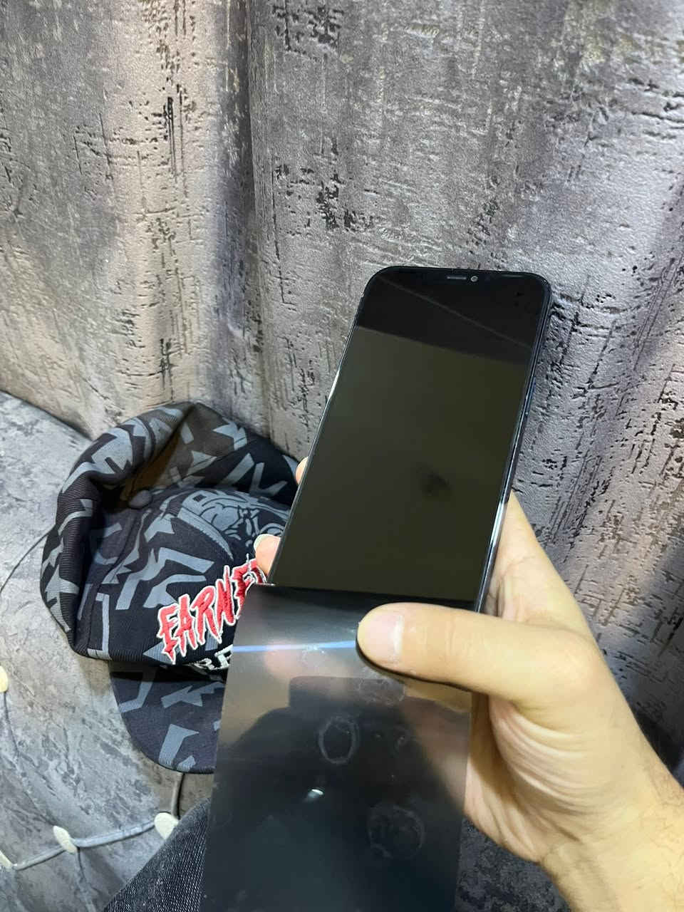 12 برو ماكس ذاكره 256 بطاريه 100 جديده اليوم خليتها مبدل شاشه اصليه شرط لمس والوان ولمس  بصمه لا تعمل 
سعره حلو جهاز 300 الف 
290 قفله اكرر بطاريه جديده 100 
كلشي شغال بلجهاز كامل شرق اوسط AAA
***********
هاي لزكه تره
