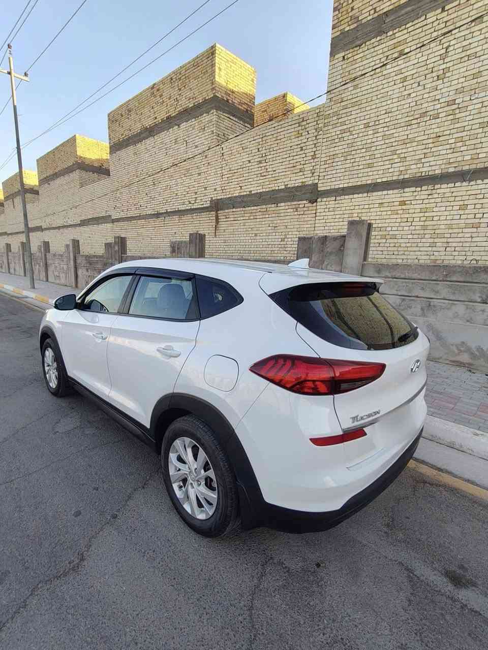 للبيع توسان 2019 وارد امريكي......
مواصفات السيارة: 

شاشة كبيرة
كامرة خلفية
تحكم ستيرن
سايد بريك بصمة
مثبت سرعة
نظام تثبيت مسار(وضعية قيادة) 
مانع انزلاق
اوتو هولد
مود درايف
رادار امامي

محرك السيارة 2000 حادث السيارة جدا خفيف كما موضح بالصورة قبق الجنطة مصلح عالبارد مرشوشة بدون دواخل السيارة ليبل واحد دعامياتها البلادية ايرباكات سليمة السيارة جداً نظيفة رقمها بابل...... 

السعر180 ورقة وبيها مجال 

مكان السيارة كربلاء 

للاستفسار الاتصال: 
***********
