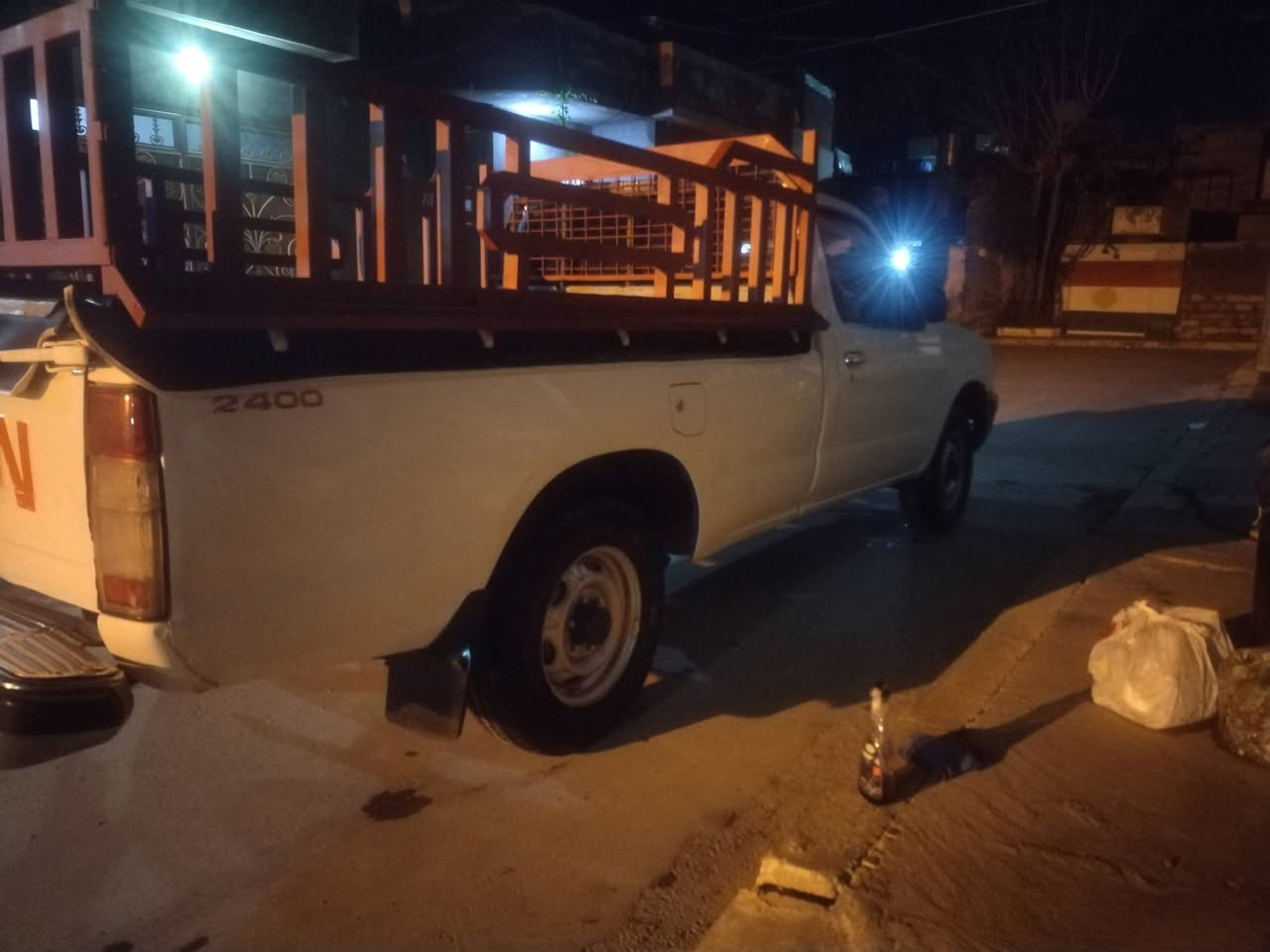 نیسان 2001 تەبریدوو پاوەر ڕەقەم سلێمانی
سەنەوی سێ ساڵە بەسەرچوە سێ پارچەی بۆیاخە بەبێ دەعم پەڵە پەڵە کارتی هەیە دەعمی نیە گشت گیانی مەزبوتە چەمچەو ناوبۆدی لۆکی لەسەرە بانسو بۆڵبڕینو گشتی تازەگۆڕدراوە مەکینەی نەکراوەتەوە لۆک لۆە بۆزانیاری زیاتر پەیوەندی بکە 
***********
***********
