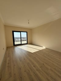 روژ ستي • ١٦٨م • ٣ غرف