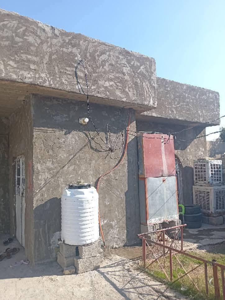 السلام عليكم    دار للبيع المساحه 200/متر العنوان بعقوبه تقاطع الساده الحي العسكري قريب عن الشارع العام بناء قديم   مؤجر حالين  رقمي  الاسيا صاحب الدار     اثير   *********** ***********/ السعر ٥٥   وبي مجال للطيبين  بيت قريب علا الشارع العام ومؤجر وكافه الخدمات ماء مجاري تبليط
