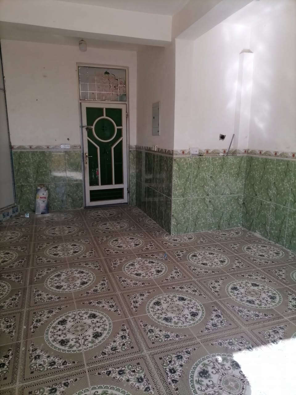 للايجار مشتمل كبير طابق ثاني حي الحكيم ع الشارع العام

 مجاور محلات زرزور بناء حديث يتكون من غرفة نوم وهول

 ومطبخ وصاله وصحيات ودرج مستقل
الاتصال واتساب ***********

