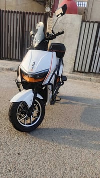 دراجة شحن • بطارية ليثيوم • ٦٥كم